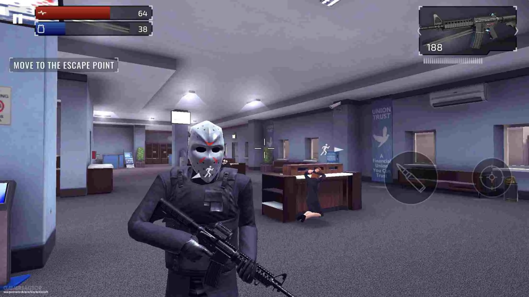 Ảnh 2 của Tải game Armed Heist Mod APK v3.2.6 (Menu, Bất Tử, Không giật) Alt text mô tả cảnh cướp ngân hàng trong Armed Heist Mod với súng và đồng đội