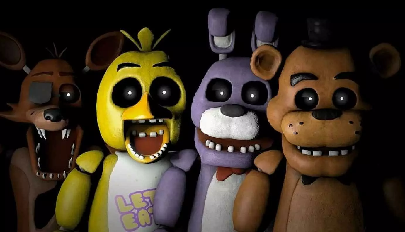 Ảnh 4 của Five Nights at Freddy’s Mod APK 2.0.3 (Menu, Vô Hạn Tiền, Mở Khóa) Bonnie the Bunny đứng ở hành lang tối trong Five Nights at Freddy's