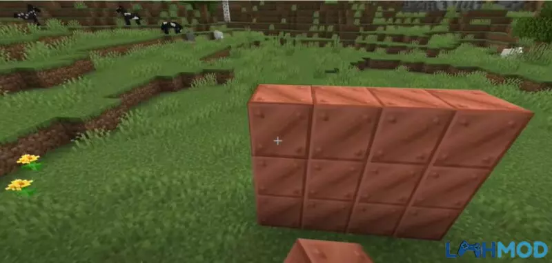 Ảnh 4 của Tải Minecraft 1.17.30 Apk Tiếng Việt Free Mới Nhất Cho Android Người chơi đang khai thác quặng đồng trong hang động