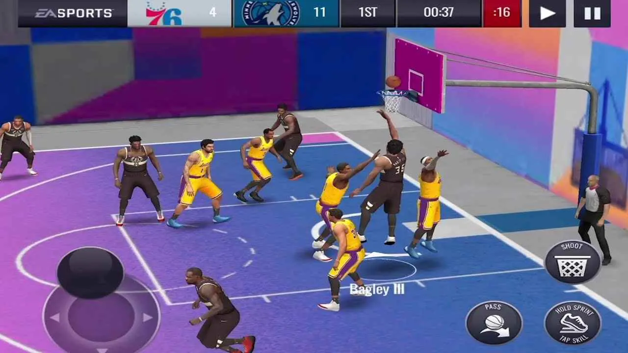 Ảnh 5 của Tải game NBA LIVE Mobile Basketball Mod APK 6.2.00 (Vô Hạn Tiền) Cảnh cầu thủ NBA LIVE Mobile Basketball Mod đang ném bóng