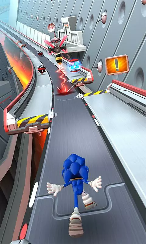 Ảnh 2 của Tải Sonic Dash 2 Mod APK 3.3.0 (Menu, Vô Hạn Tiền, Money) Cảnh Sonic và Tails đang chạy trên đường đua trong Sonic Dash 2 Mod