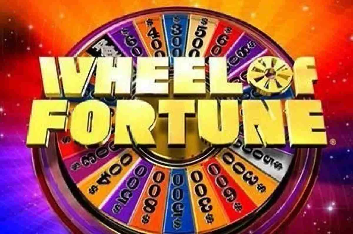 Ảnh 3 của Wheel of Fortune: Free Play Mod APK 3.69.1 (Menu, Dễ Thắng, Tiền) Người dẫn chương trình Pat Sajak xuất hiện trong game Wheel of Fortune: Free Play Mod