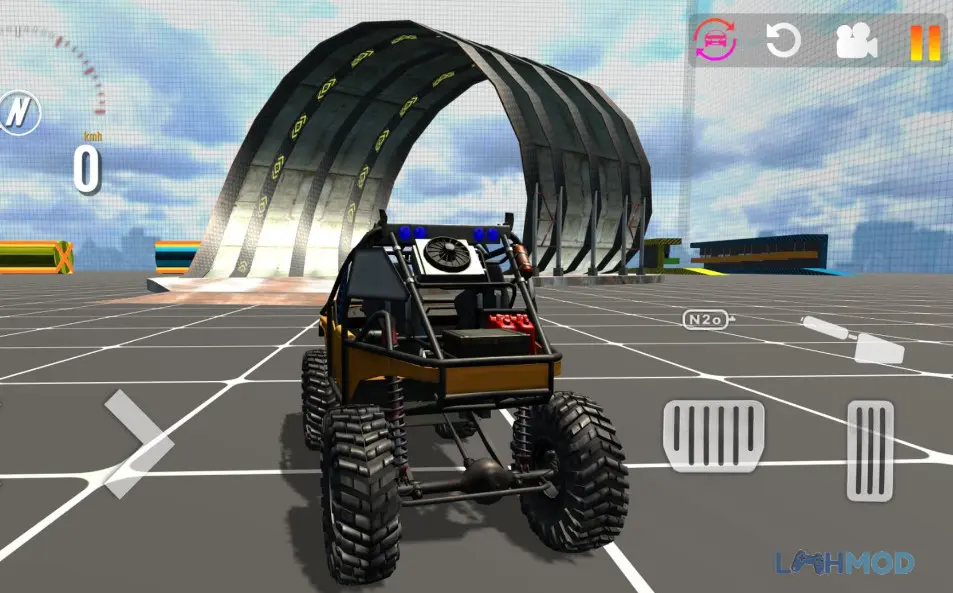 Ảnh 4 của Tải Car Crash Simulator 3D Game Apk 1.3.9 cho Android iOs Một chiếc xe hơi bị biến dạng sau va chạm mạnh, với nhiều mảnh vỡ trên đường