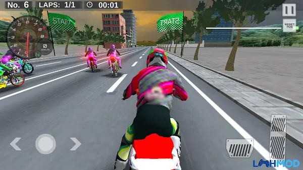 Ảnh 2 của Real Drag Bike Racing Mod Apk 1.9 (Vô hạn tiền) Người chơi đang chọn xe trong Real Drag Bike Racing