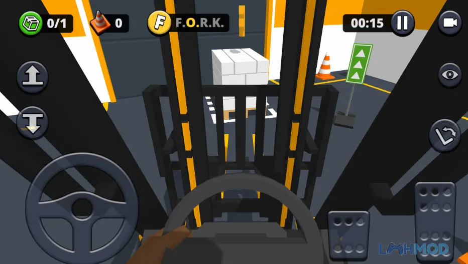 Ảnh 6 của Tải Forklift Extreme Simulator Mod Apk v3.0.1 (Vô Hạn Tiền) cho Android iOs Góc nhìn cận cảnh xe nâng đang cố gắng nâng một pallet hàng hóa