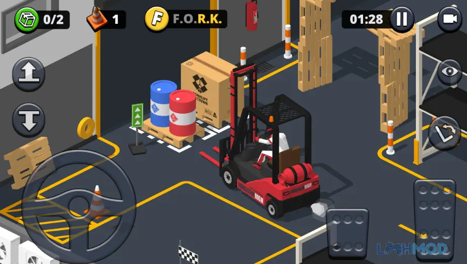 Ảnh 8 của Tải Forklift Extreme Simulator Mod Apk v3.0.1 (Vô Hạn Tiền) cho Android iOs Bên trong nhà kho với nhiều kệ hàng và xe nâng đang chờ nhiệm vụ