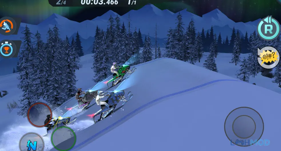 Ảnh 3 của Tải Mad Skills Snocross Apk 1.3.0 cho Android iOs Một nhóm xe trượt tuyết đang cạnh tranh trên sườn dốc tuyết với rừng cây bao quanh