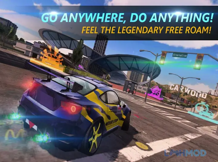 Ảnh 2 của Tải Speed Legends Car Driving Sim Mod Apk 1.0.4 (Vô Hạn Tiền) cho Android Góc nhìn từ trên cao của một chiếc xe đang đua trên đường cao tốc với phong cảnh đô thị